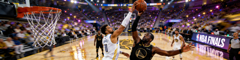 NBA总决赛第七场激烈比赛画面